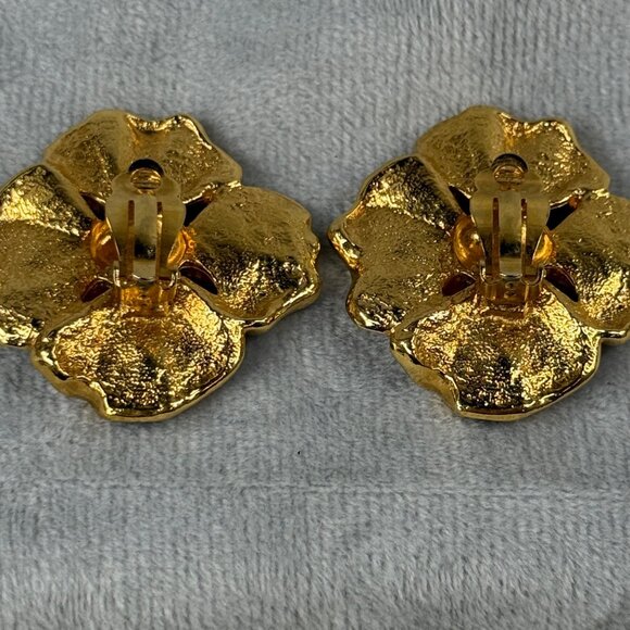 Gold-Tone Enamel Flower Clip-On Earrings Textured Centers Vintage Chunky Retro - Picture 10 of 16
